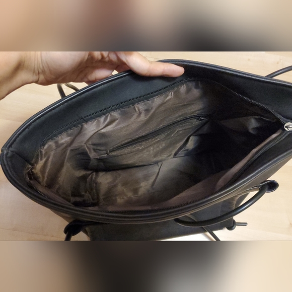 Black shoulder/crossbody bag - Picture 4 of 8